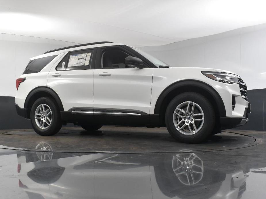 new 2025 Ford Explorer car, priced at $40,805