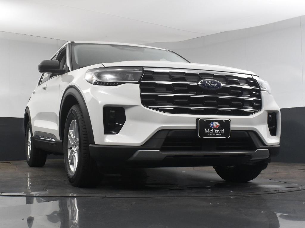 new 2025 Ford Explorer car, priced at $40,805