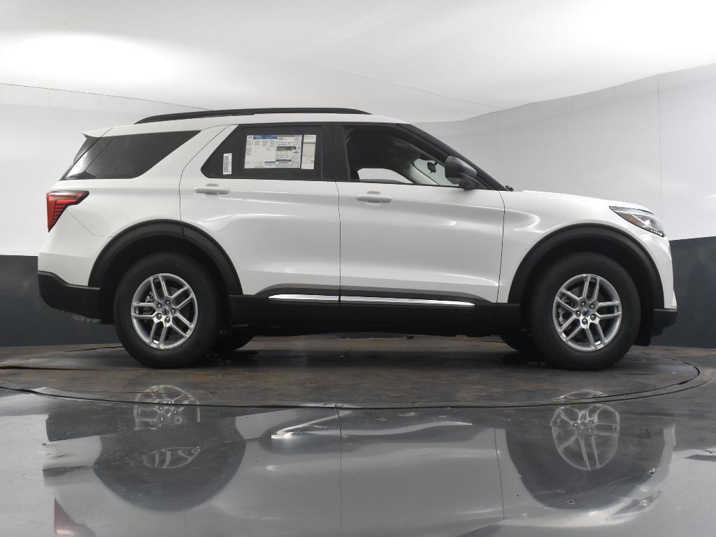 new 2025 Ford Explorer car, priced at $40,805