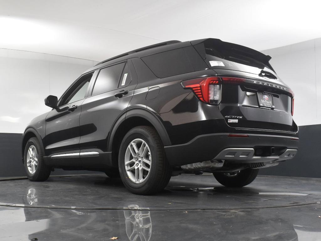 new 2025 Ford Explorer car, priced at $39,710