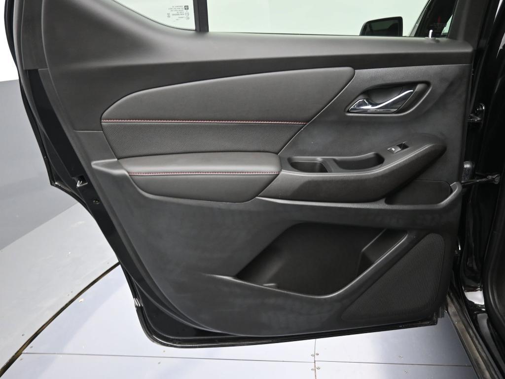 used 2023 Chevrolet Traverse car, priced at $37,994