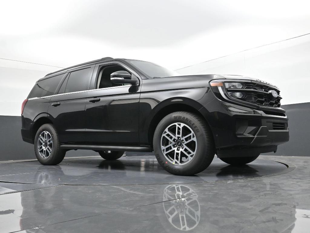 new 2025 Ford Expedition car, priced at $66,074