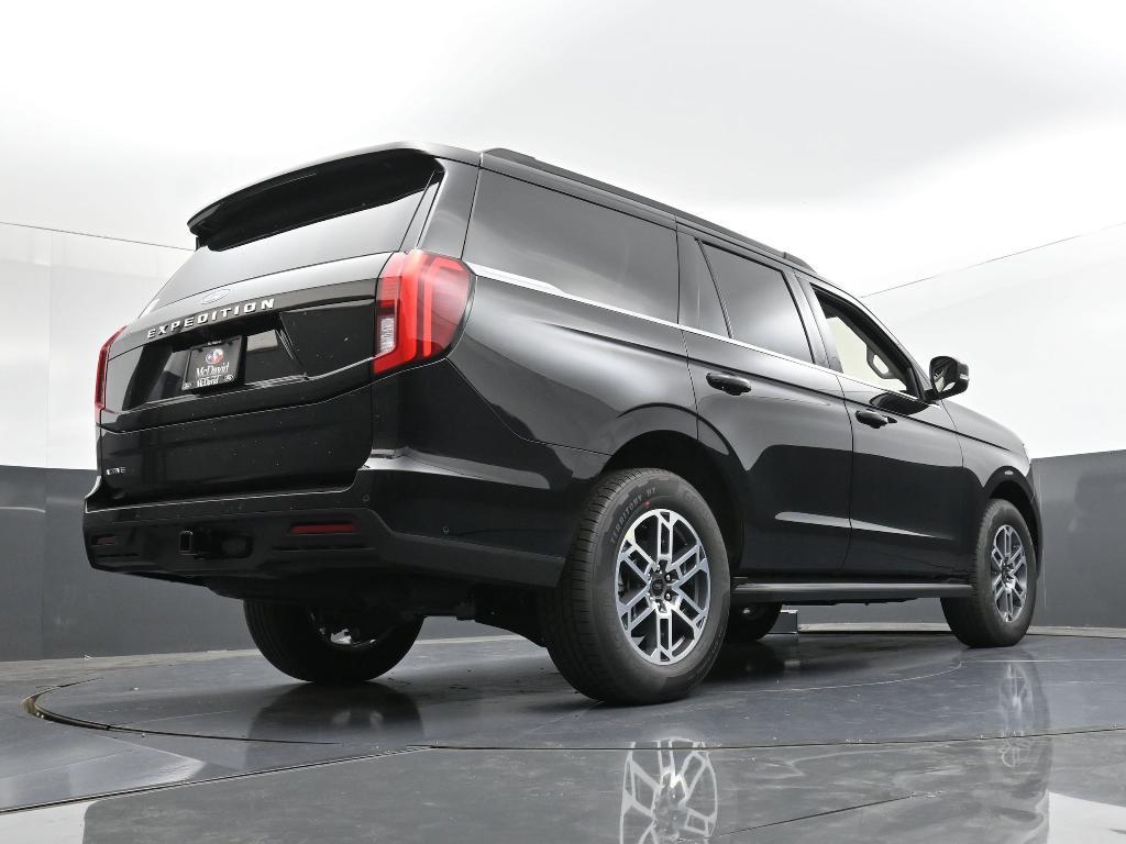 new 2025 Ford Expedition car, priced at $66,074