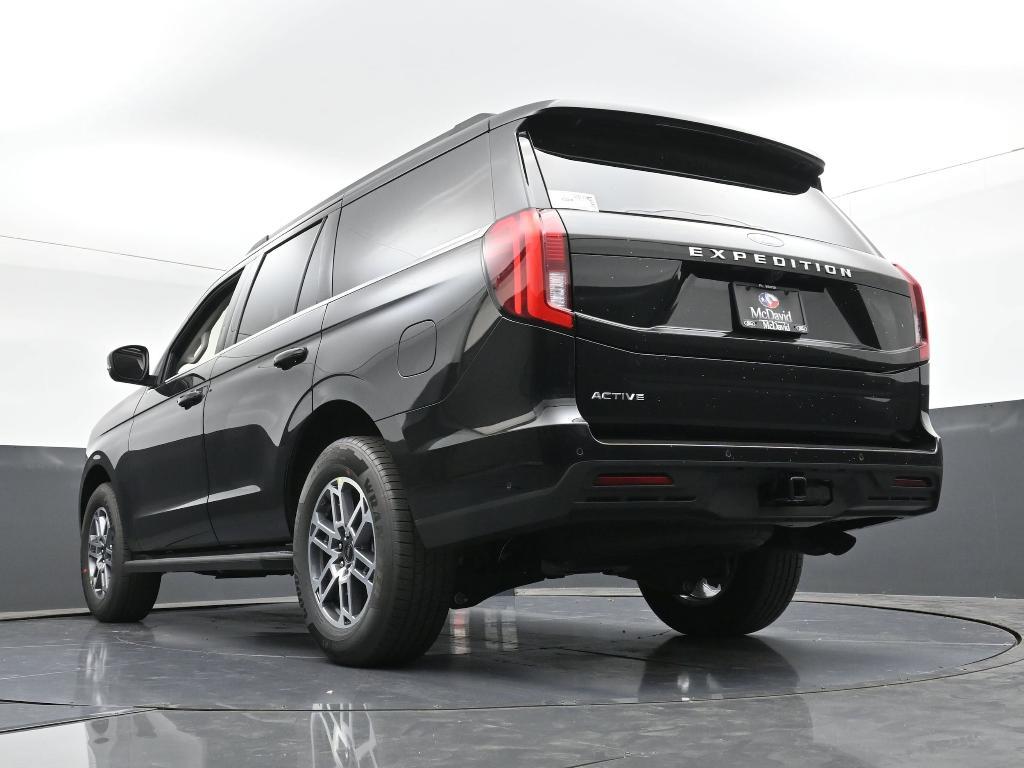 new 2025 Ford Expedition car, priced at $66,074