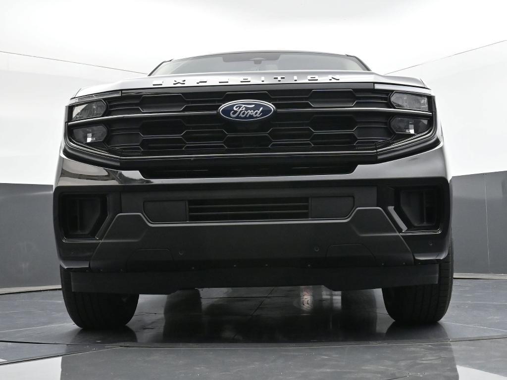 new 2025 Ford Expedition car, priced at $66,074