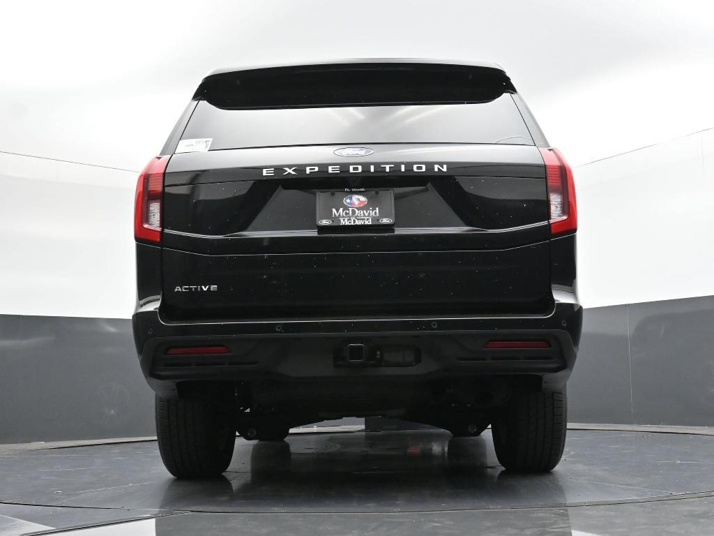 new 2025 Ford Expedition car, priced at $66,074