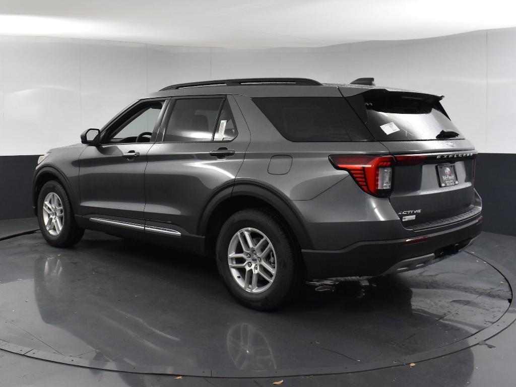 new 2025 Ford Explorer car, priced at $39,710