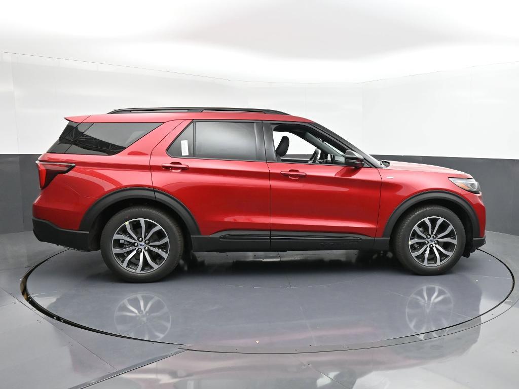 new 2025 Ford Explorer car, priced at $40,710
