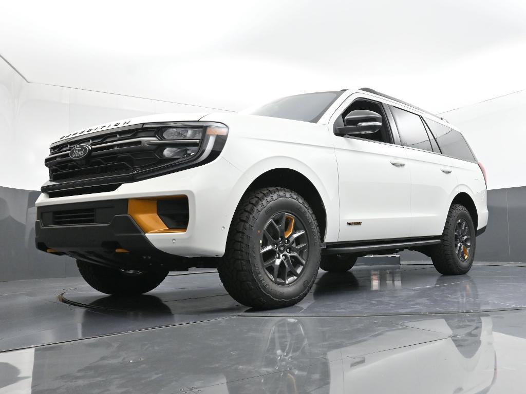 new 2025 Ford Expedition car, priced at $81,748