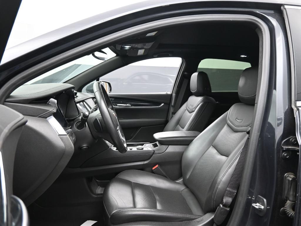 used 2021 Cadillac XT5 car, priced at $29,994
