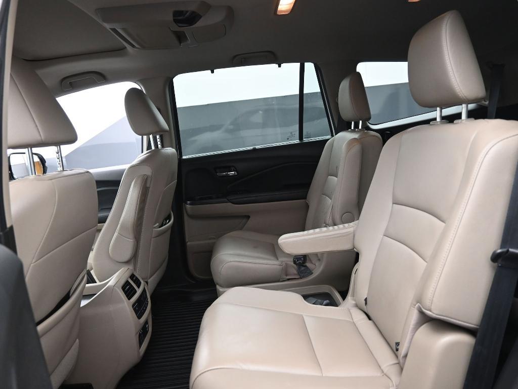 used 2022 Honda Pilot car, priced at $23,994