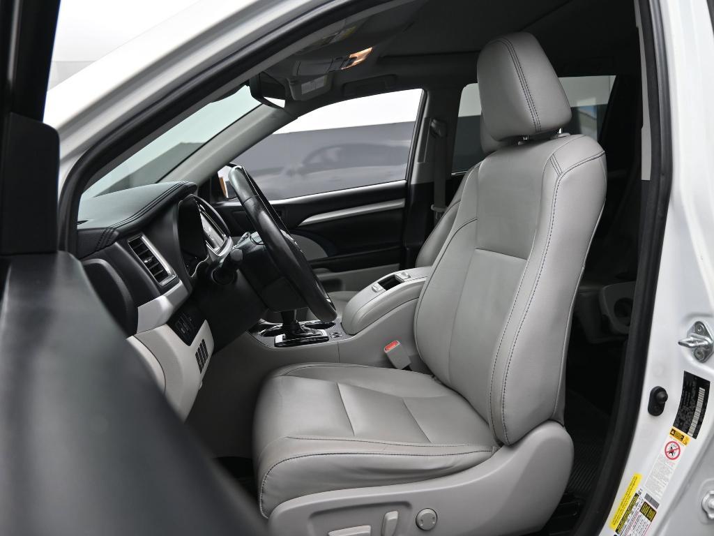 used 2018 Toyota Highlander car, priced at $21,730