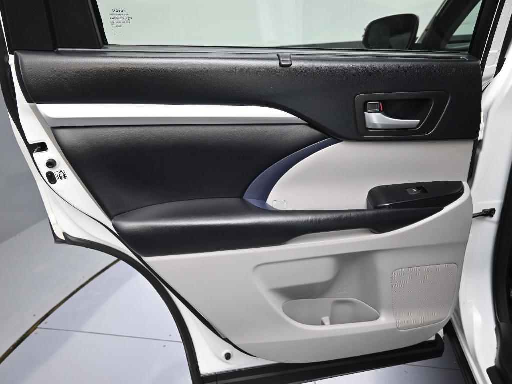 used 2018 Toyota Highlander car, priced at $21,730