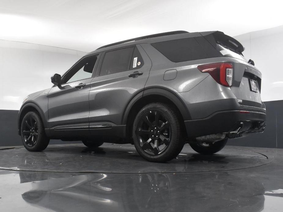 new 2024 Ford Explorer car, priced at $43,665