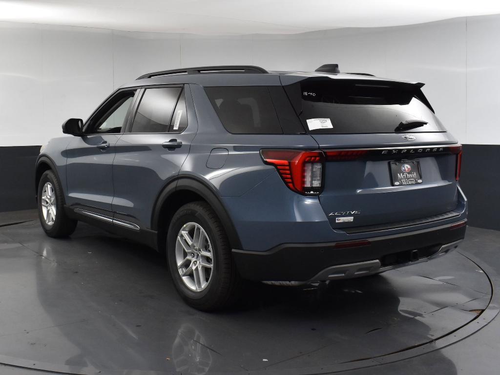 new 2025 Ford Explorer car, priced at $40,205