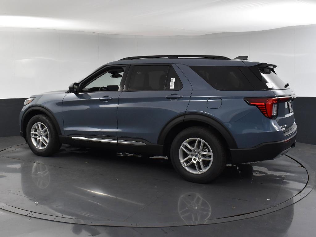 new 2025 Ford Explorer car, priced at $40,205