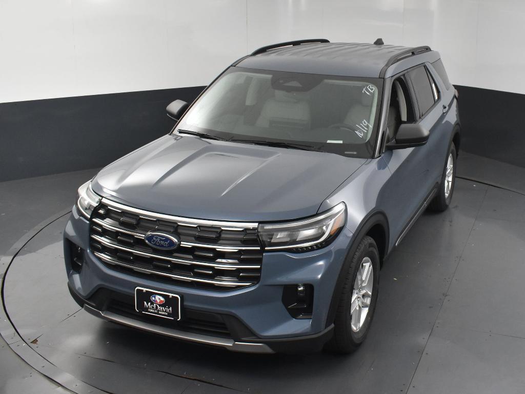 new 2025 Ford Explorer car, priced at $40,205