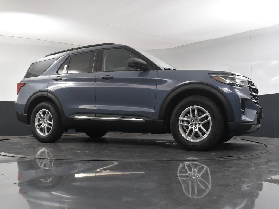 new 2025 Ford Explorer car, priced at $40,205