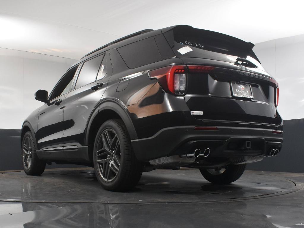 new 2025 Ford Explorer car, priced at $51,800