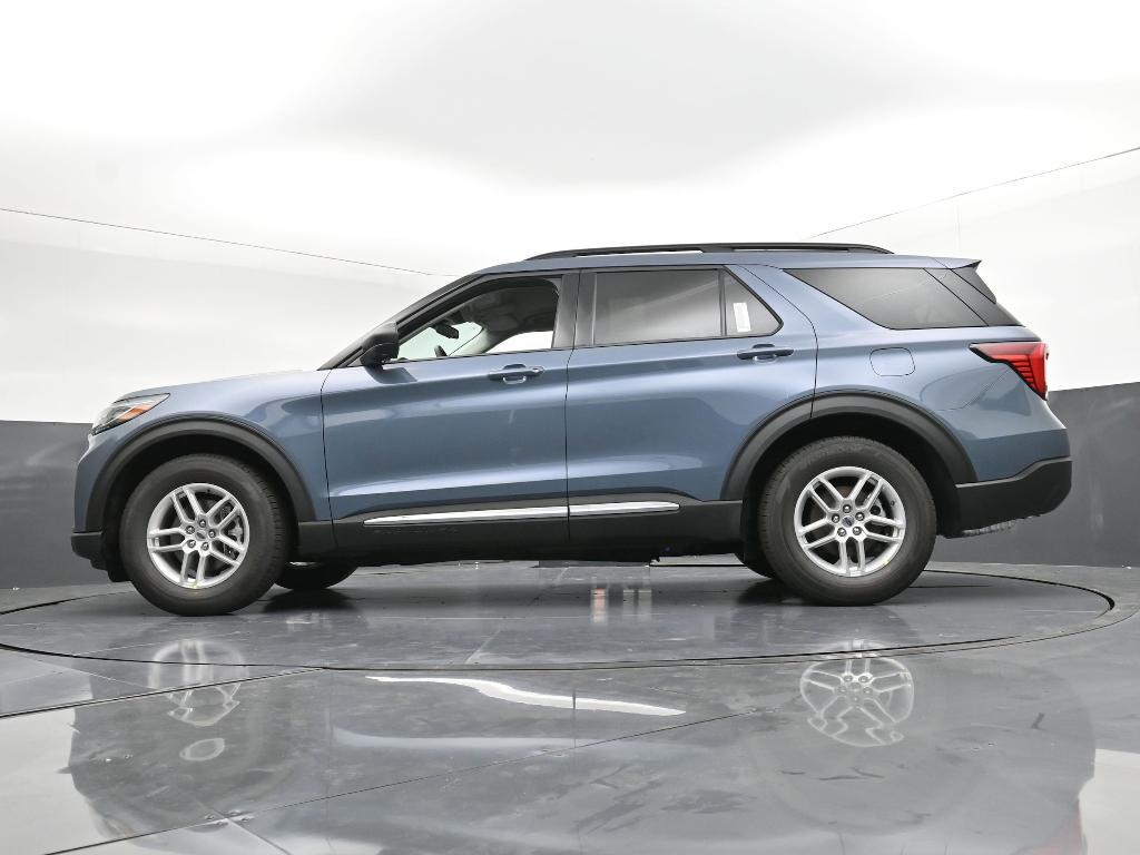 new 2025 Ford Explorer car, priced at $39,260