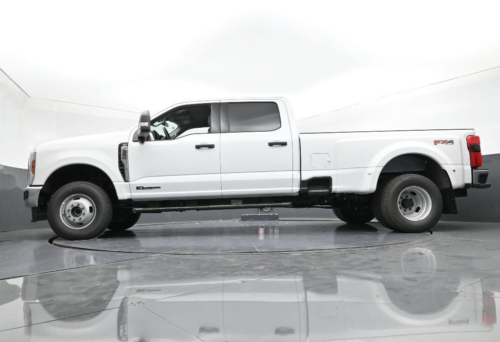 new 2025 Ford F-350 car, priced at $76,295