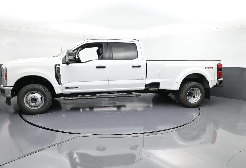 new 2025 Ford F-350 car, priced at $76,295