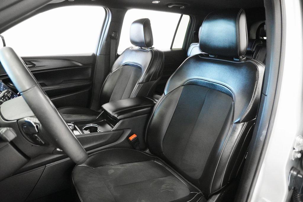 used 2024 Jeep Grand Cherokee L car, priced at $28,495