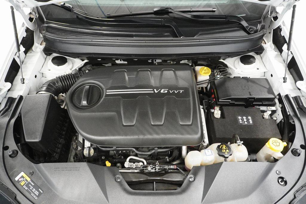 used 2021 Jeep Cherokee car, priced at $21,995