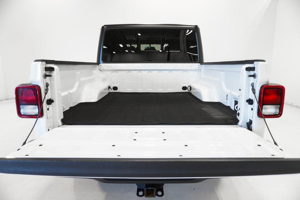 used 2022 Jeep Gladiator car, priced at $27,395