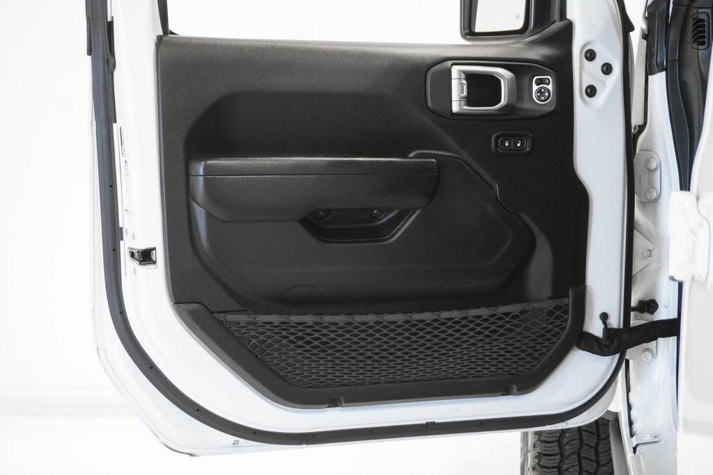 used 2022 Jeep Gladiator car, priced at $27,395