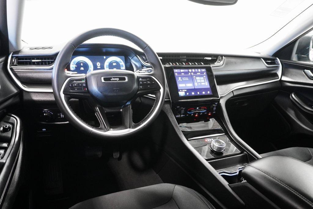 used 2024 Jeep Grand Cherokee car, priced at $29,195