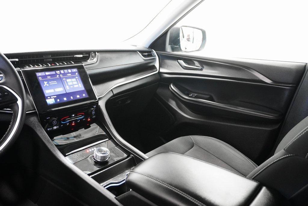 used 2024 Jeep Grand Cherokee car, priced at $29,195