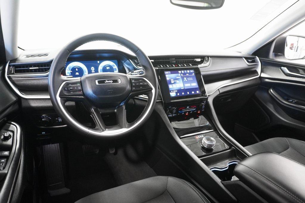 used 2024 Jeep Grand Cherokee car, priced at $29,195
