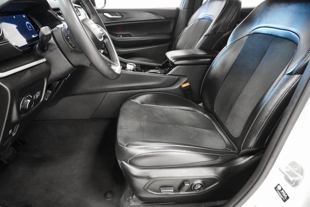 used 2023 Jeep Grand Cherokee L car, priced at $27,995