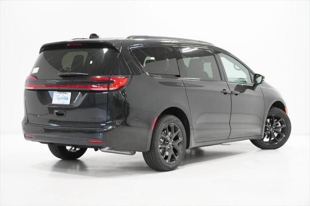 used 2024 Chrysler Pacifica car, priced at $45,995