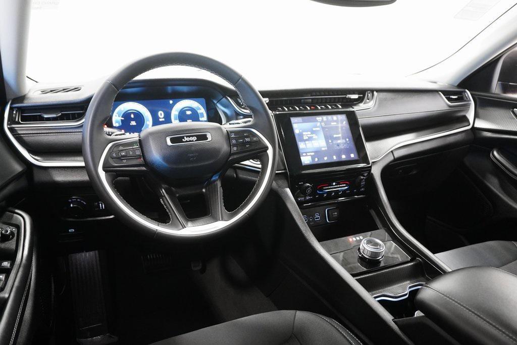 used 2024 Jeep Grand Cherokee car, priced at $27,495