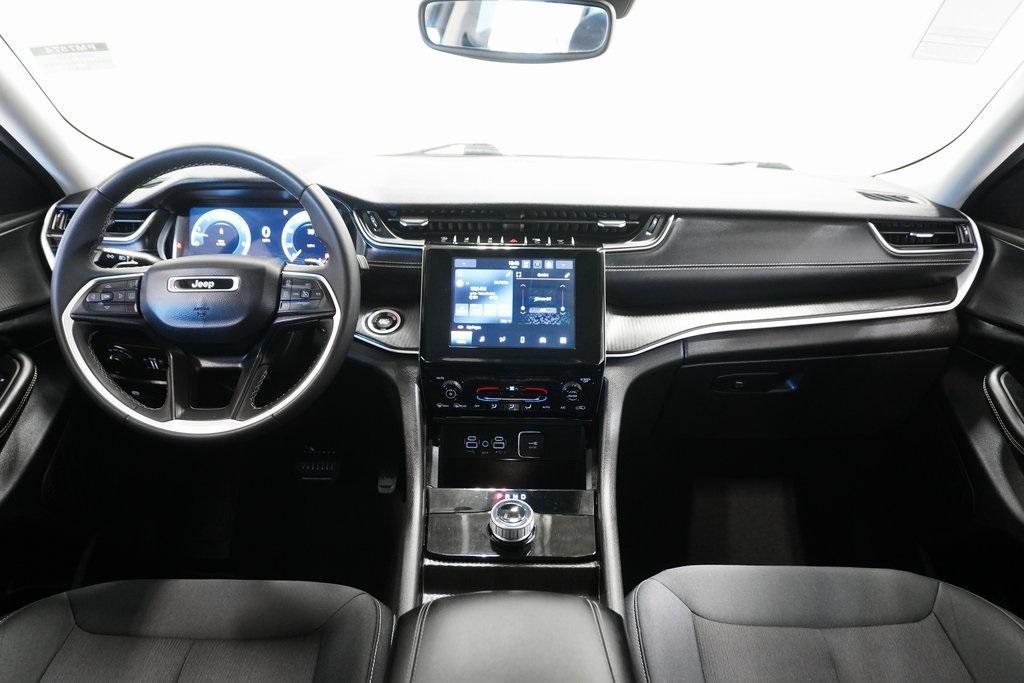 used 2024 Jeep Grand Cherokee car, priced at $27,495