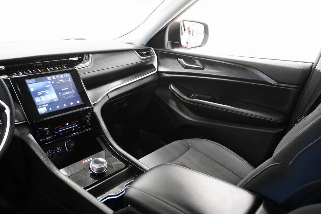 used 2024 Jeep Grand Cherokee car, priced at $27,495