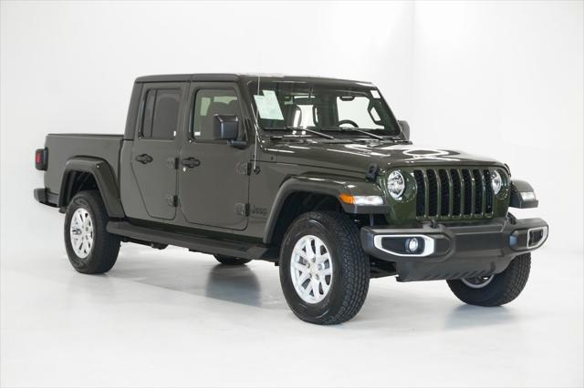 used 2023 Jeep Gladiator car, priced at $41,894