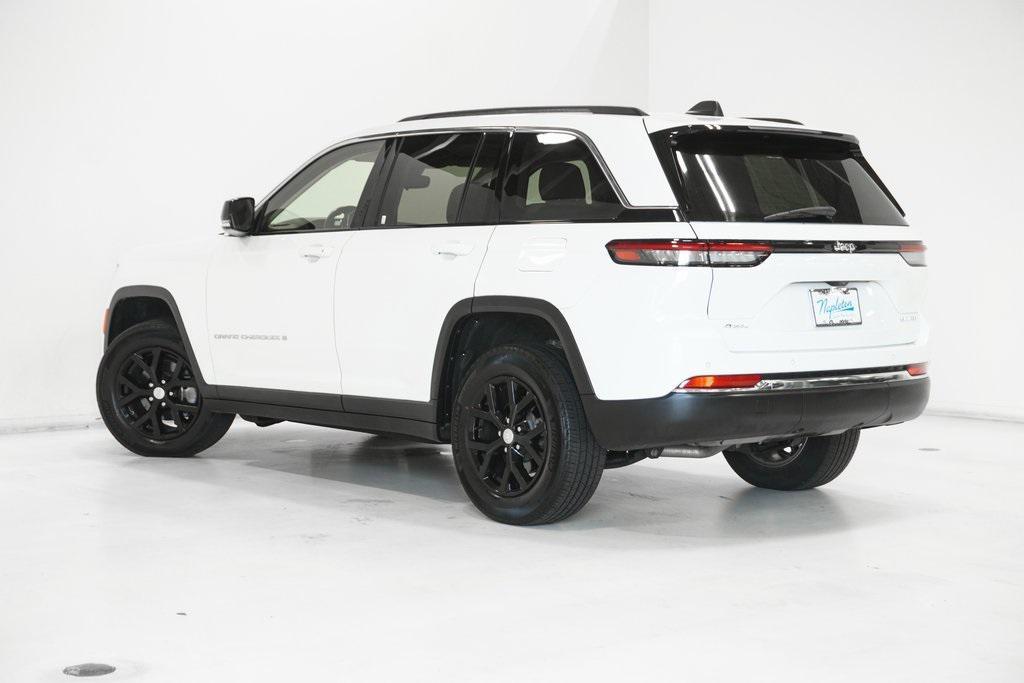 used 2022 Jeep Grand Cherokee car, priced at $28,623