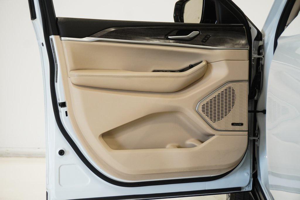 used 2022 Jeep Grand Cherokee car, priced at $28,623