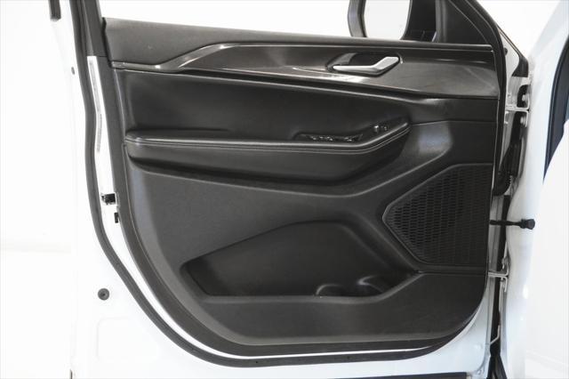 used 2023 Jeep Grand Cherokee car, priced at $25,295