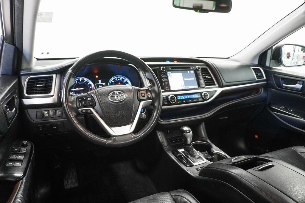 used 2014 Toyota Highlander car, priced at $16,995