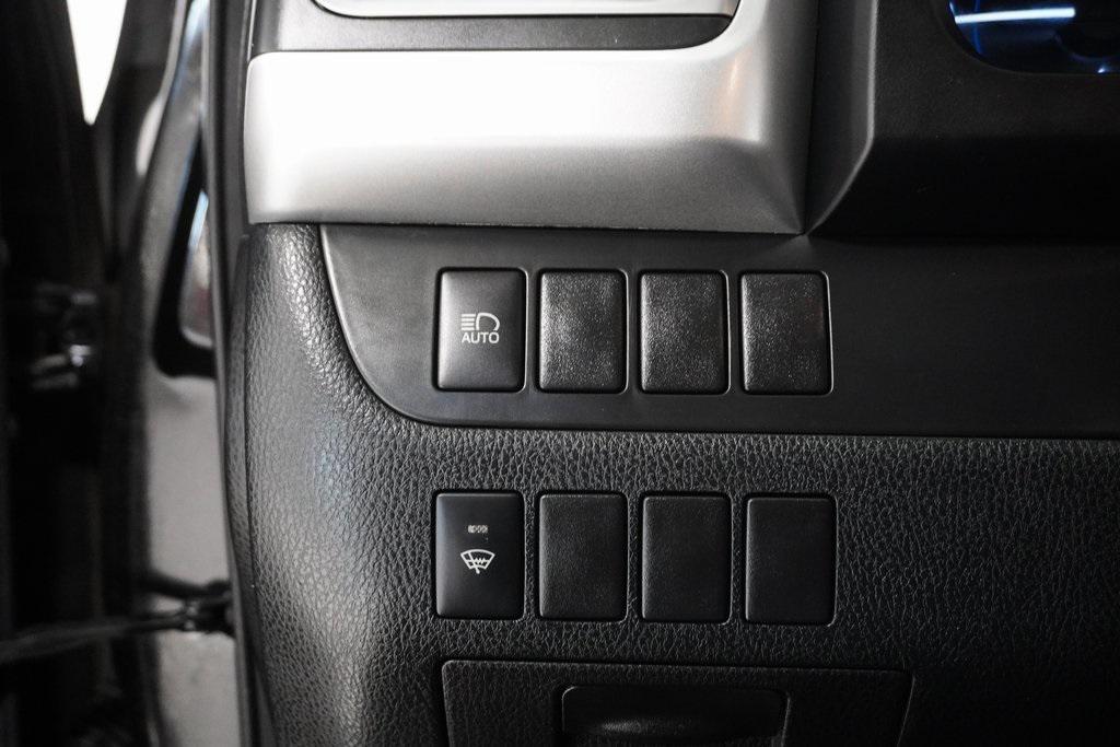 used 2017 Toyota Highlander car, priced at $21,495