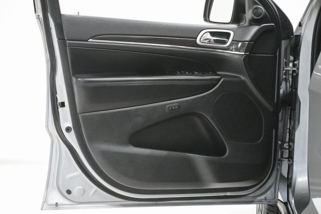 used 2018 Jeep Grand Cherokee car, priced at $15,395