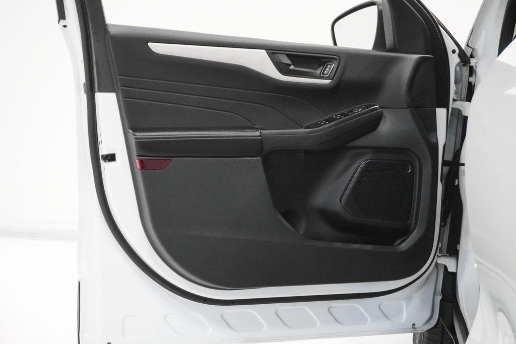 used 2022 Ford Escape car, priced at $18,995