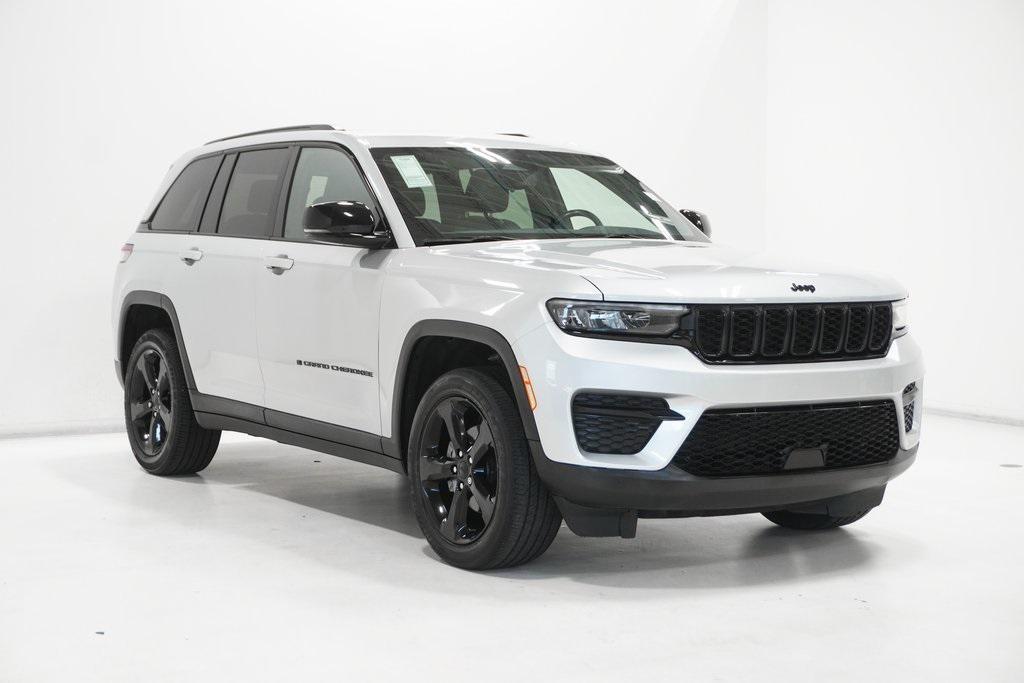 used 2022 Jeep Grand Cherokee car, priced at $25,398