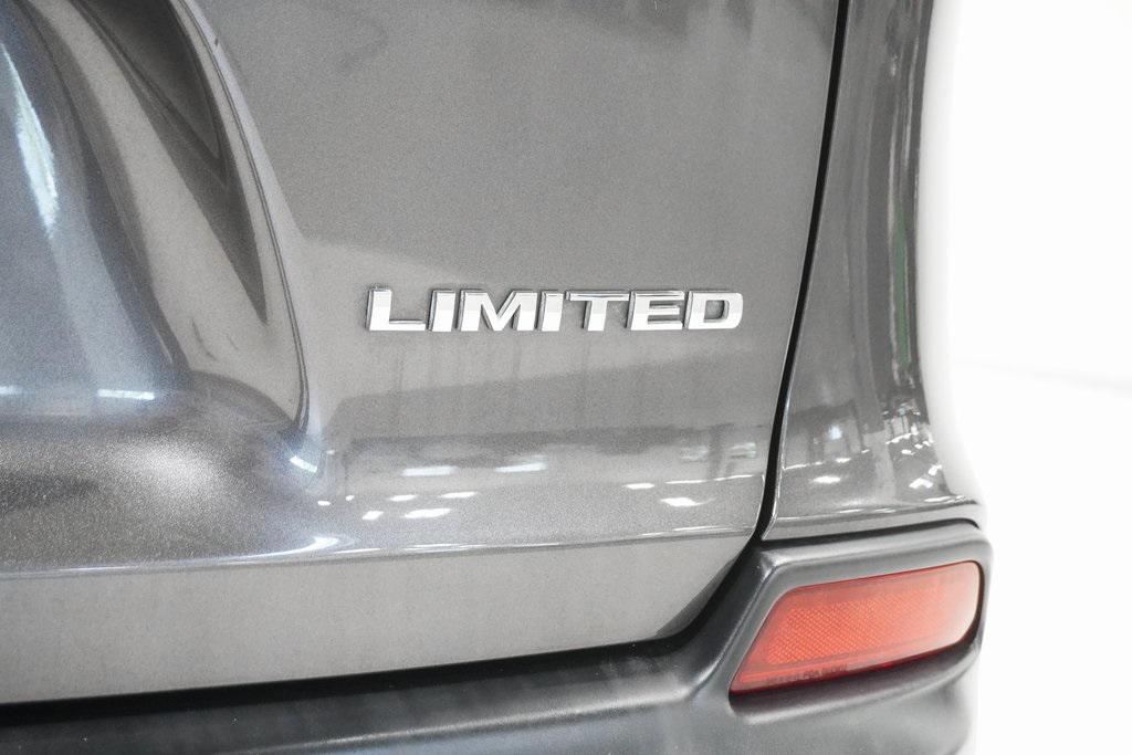 used 2020 Jeep Cherokee car, priced at $18,995