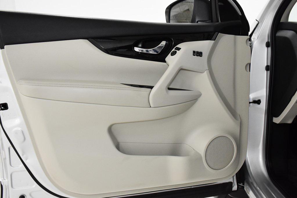 used 2022 Nissan Rogue Sport car, priced at $19,995