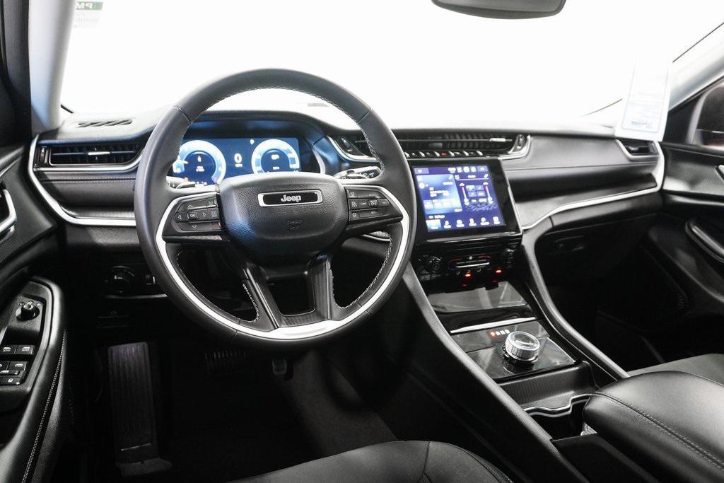 used 2024 Jeep Grand Cherokee car, priced at $27,995